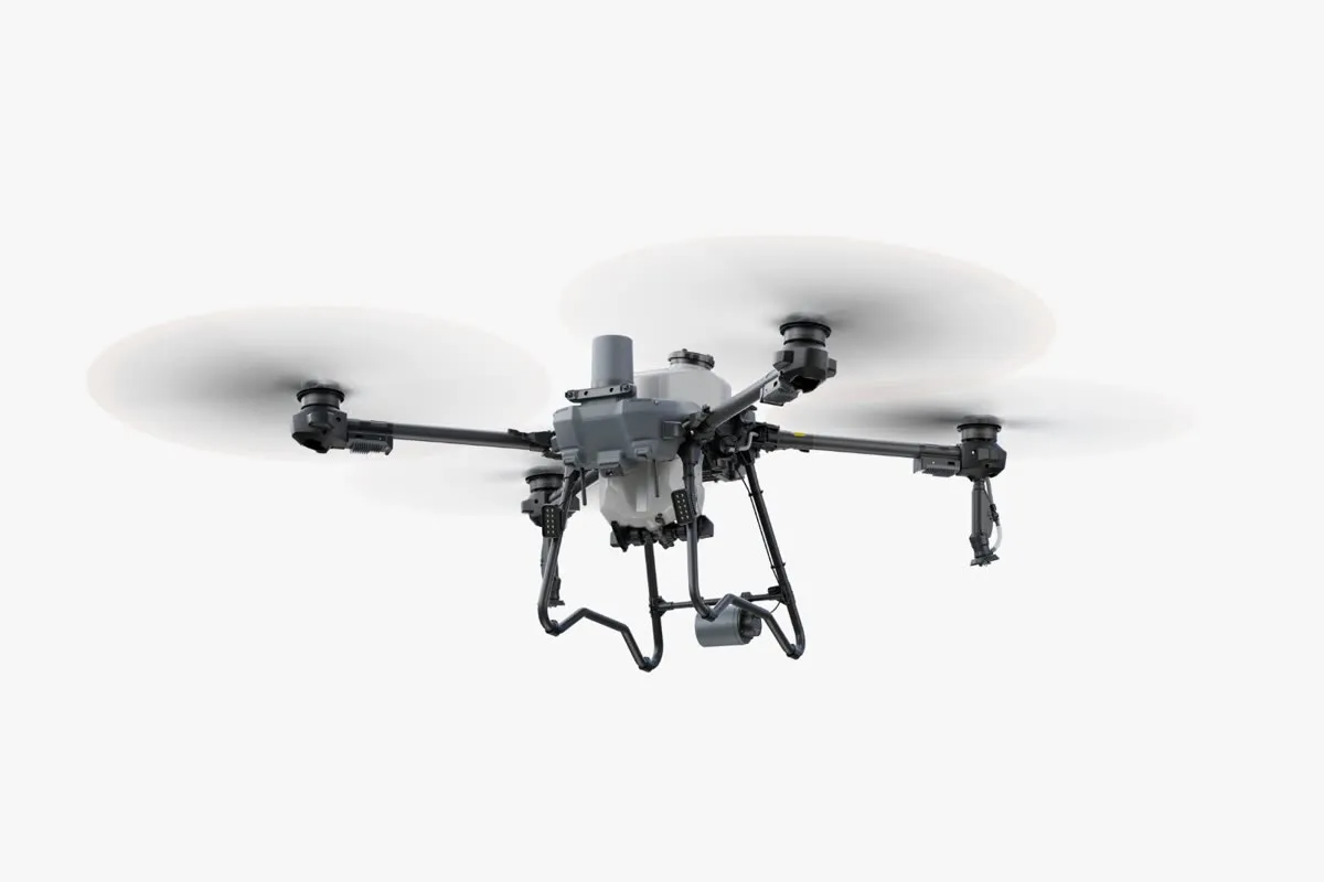 DJI Agras T25P: drone agrícola com kit (gerador, baterias e controle)